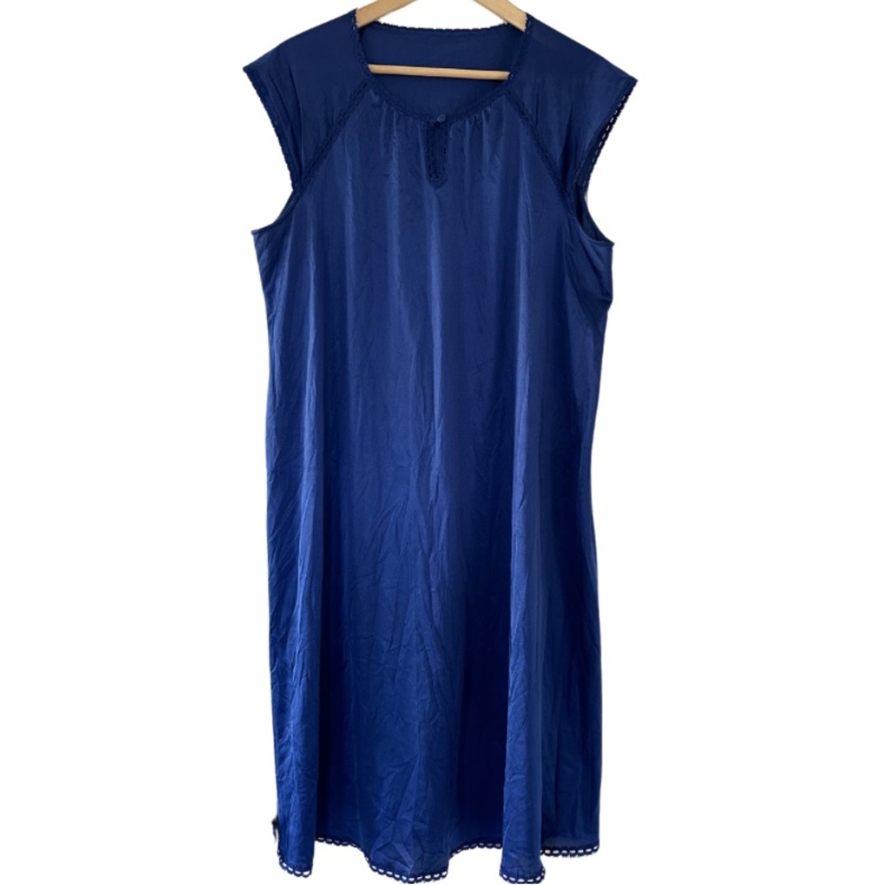 vintage ✨ Vanity Fair slip & robe • late 1970s / early 1980s
